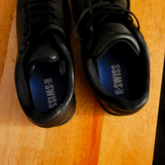 K-SWISS - Picture 2 of 2